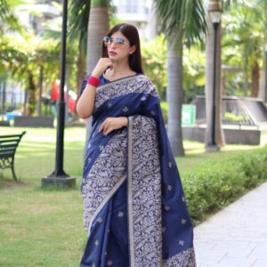 Heritage Charm Handloom Raw Silk Saree with Elegant Pallu