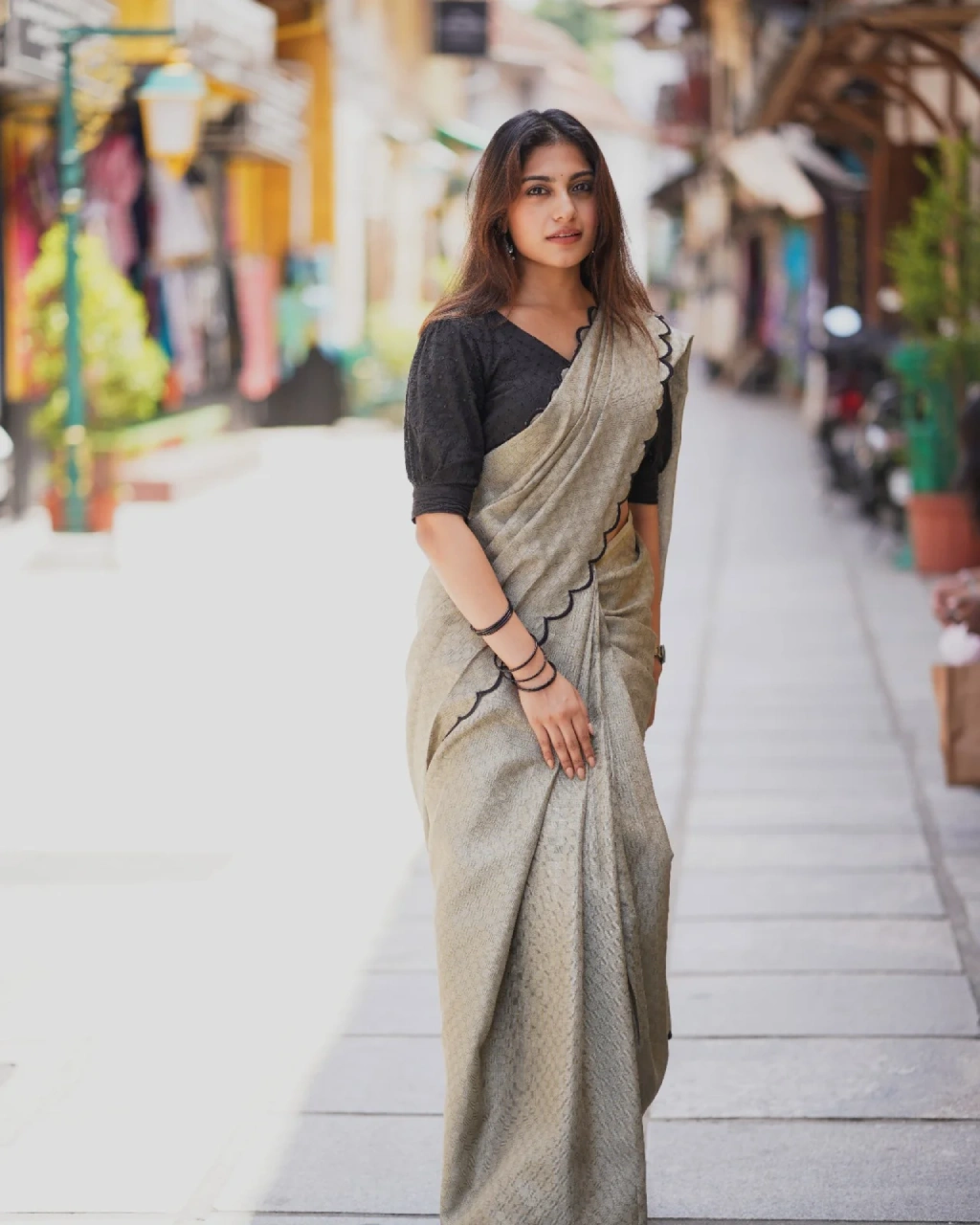 Gadhwal Chex Saree with Arca and Lucknowi Finishing