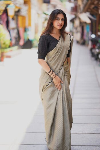 Gadhwal Chex Saree with Arca and Lucknowi Finishing