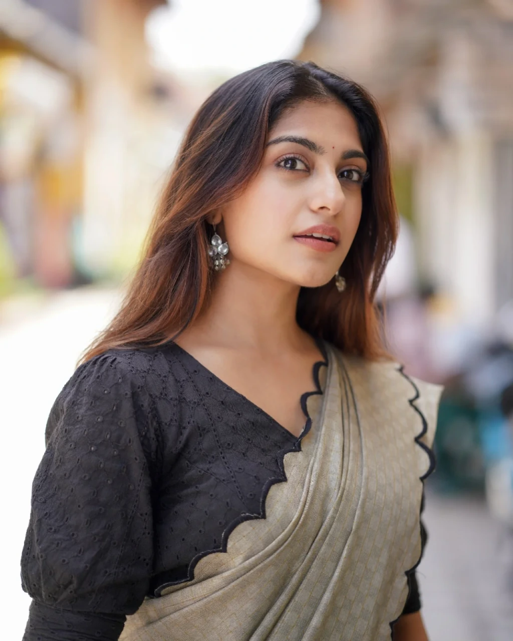 Gadhwal Chex Saree with Arca and Lucknowi Finishing