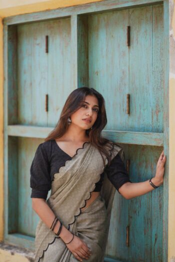Gadhwal Chex Saree with Arca and Lucknowi Finishing