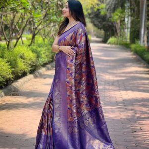 Kanchi Weaves Kanchipattu Silk Saree with Contrast Border