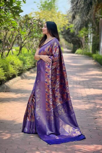 Kanchi Weaves Kanchipattu Silk Saree with Contrast Border