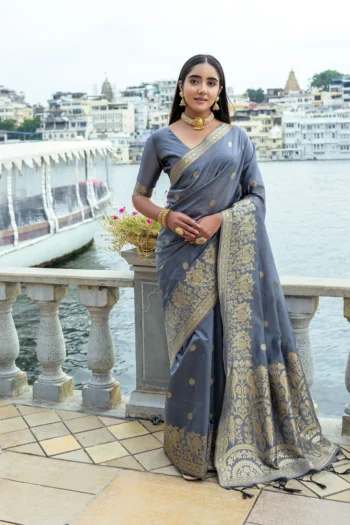 Premium Soft Silk Saree with Fine Zari Weaving & Rich Pallu