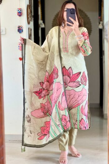 Floral Mirror Work Muskin Silk Kurti-Pants Set with Dupatta