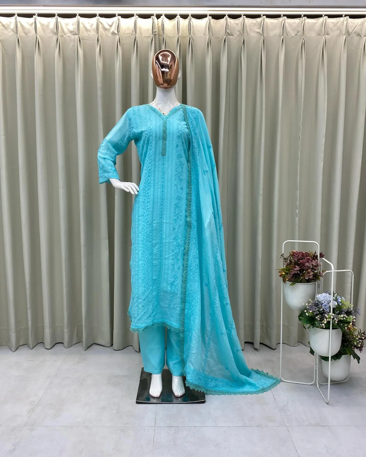 Chinon Kurti Set with Cotton Thread Embroidery and Plazzo