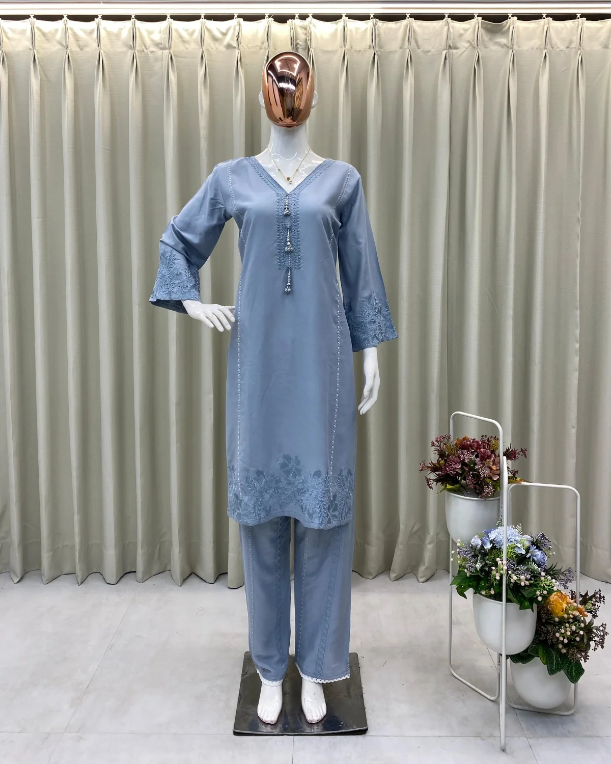 Trendy Reyon Co-ord Set with Embroidery and Latkan Work